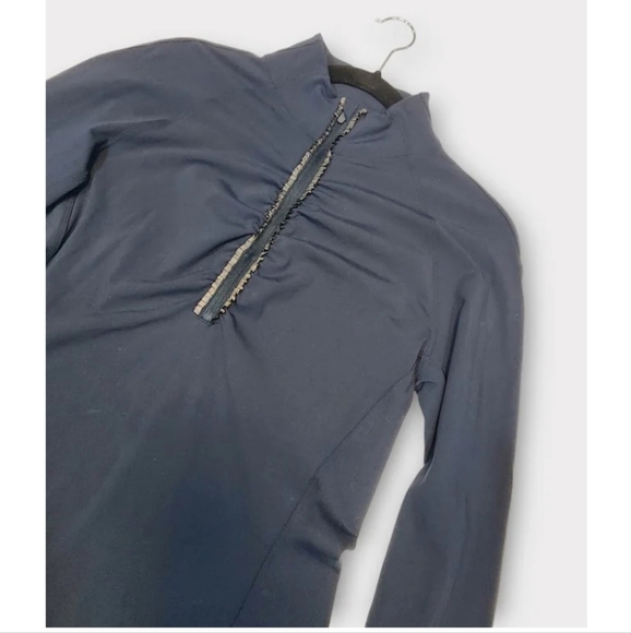 Size 8 - Lululemon Fast As Light 1/2 Zip - Picture 2 of 3
